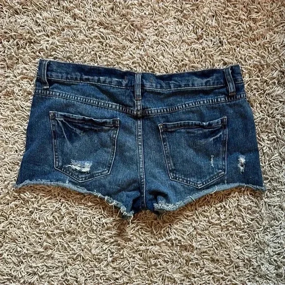 Free People Women's Denim Button Up Distressed Shorts Size 28 - Picture 6 of 7
